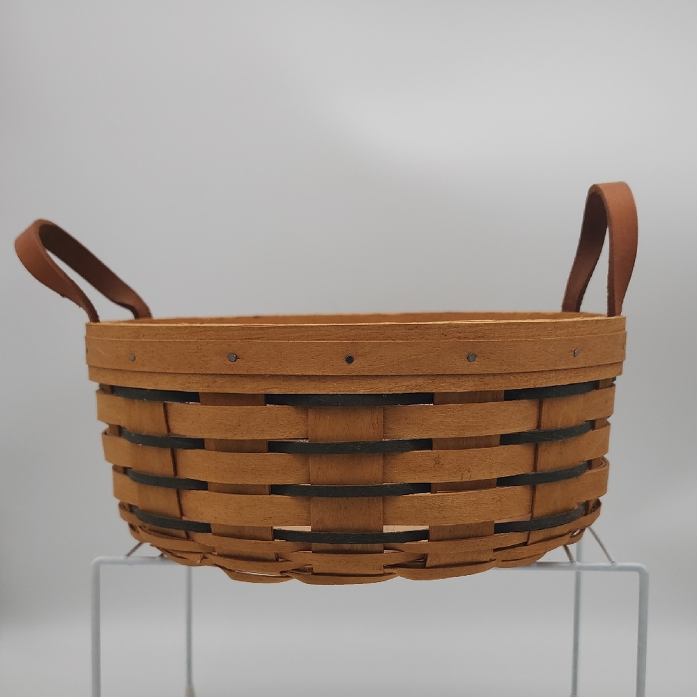 Longaberger Handcrafted Round Woven Basket With Leather Handles LMR or MR 1996